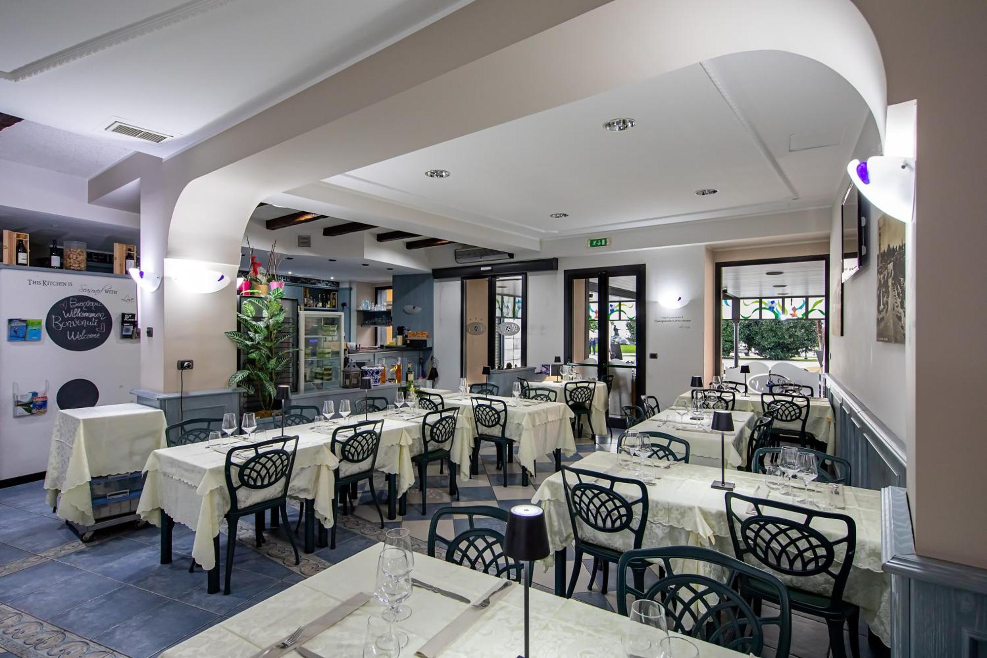 Hotel Novara Verbania Kültér fotó